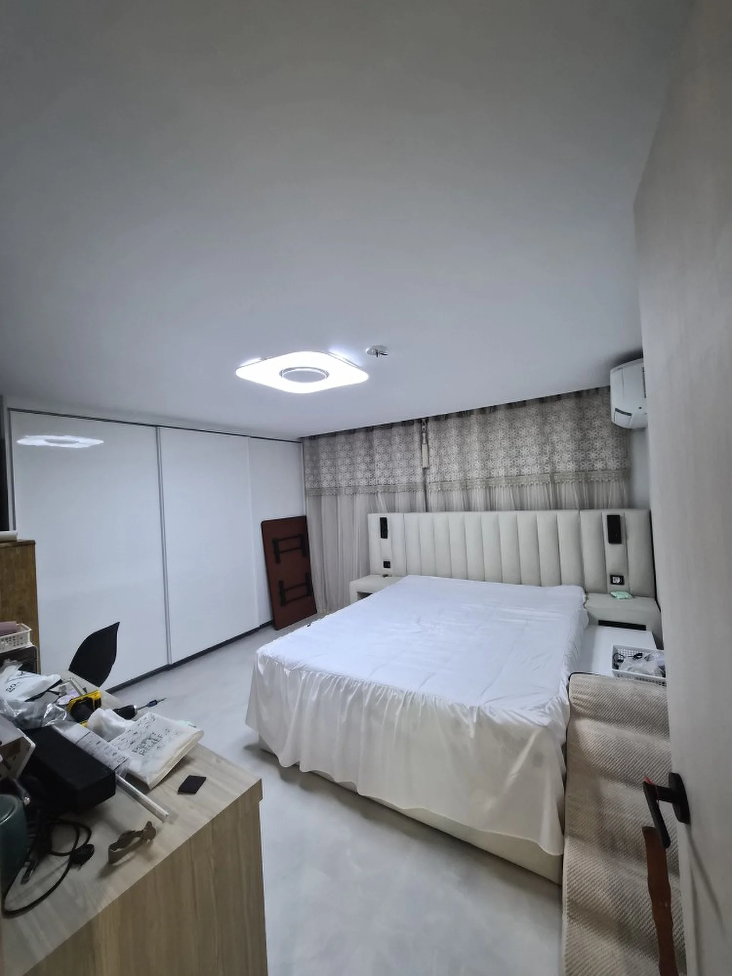 서해구 한국아파트 32평 도배 안방 천장 덴조 작업과 실크도배